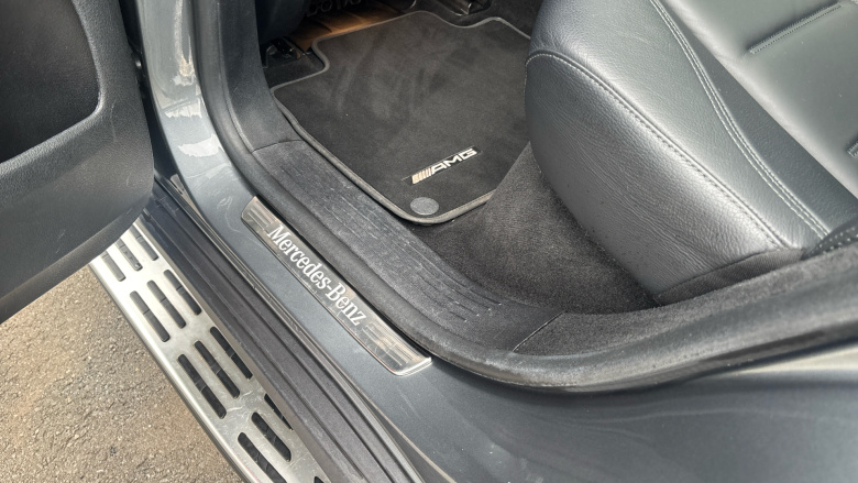 Mercedes-Benz GLE 300d 4Matic AMG Line Prem Plus 5dr 9G-Tronic Diesel Estate